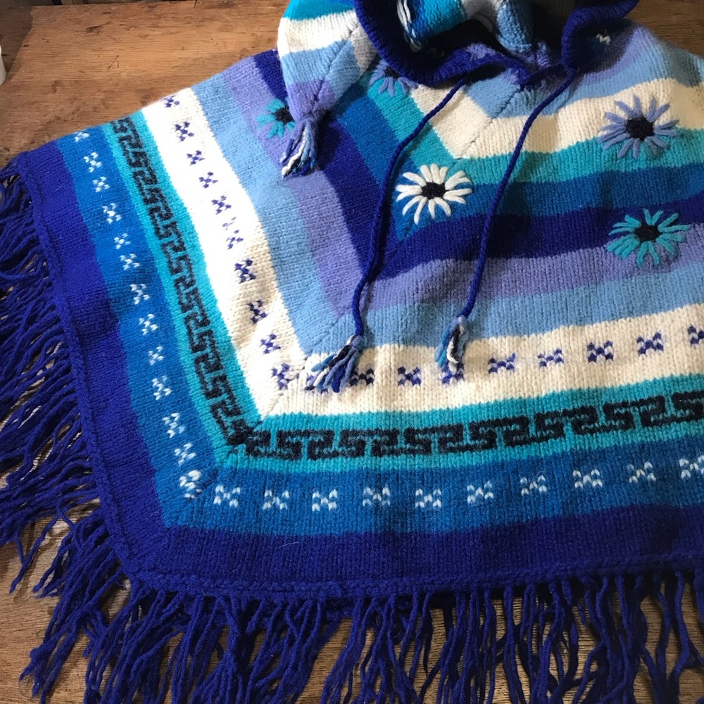 Kids Handmade Elf Hat Poncho Appx size girls 10-12 Wool